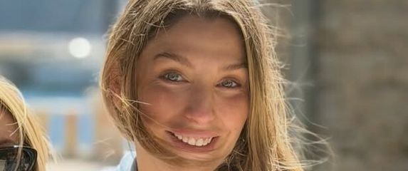 Anđelka Stević Žugić sa sestrom - 3