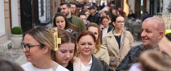 Sarajevo kupuje ulaznice za Dinu Merlina - 1