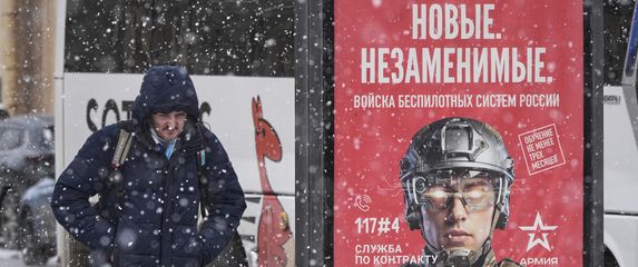 Oglas za vojnu službu u Sankt Peterburgu