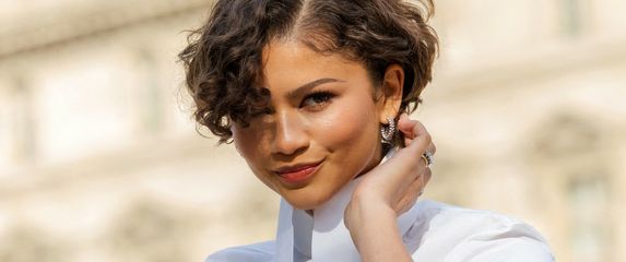 Zendaya je nedavno oduševila kovrčavom verzijom bixie frizure