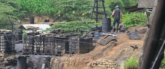 Kako se nekoć vadila nafta u mjestu Wonocolo, Indonezija - 5