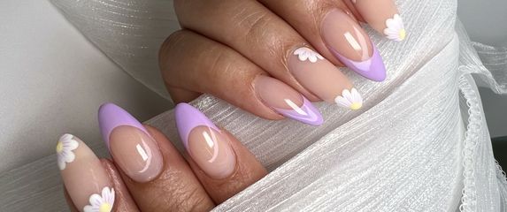 Cvjetne manikure stvorene su za proljeće - 6