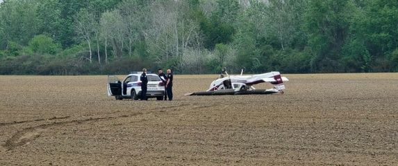 Sletio zrakoplov kod Vinkovaca