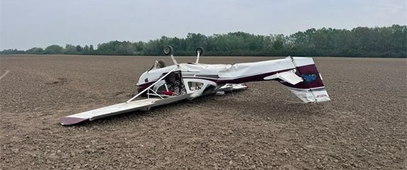 Zrakoplov prisilno sletio