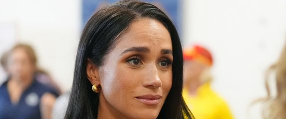 Meghan Markle u Australiji u bijelim tenisicma Eda D'Orsay - 2