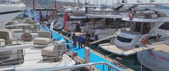 Sajam plovila u Segetu Donjem