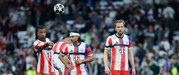 Serge Gnabry (u sredini)