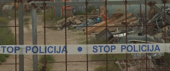 Zatvoreno ilegalno odlagalište koje prijeti cesti