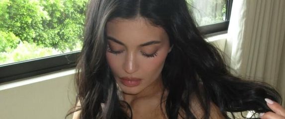 Kylie Jenner - 1