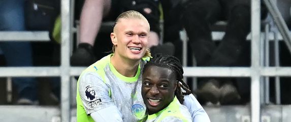 Slavlje Haalanda i Dokua