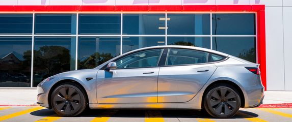 Tesla nadmašila očekivanja i udvostručila ulaganja na 20 milijardi eura, ali ne u automobile