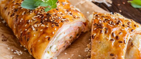 Lisnata savijača sa šunkom i sirom