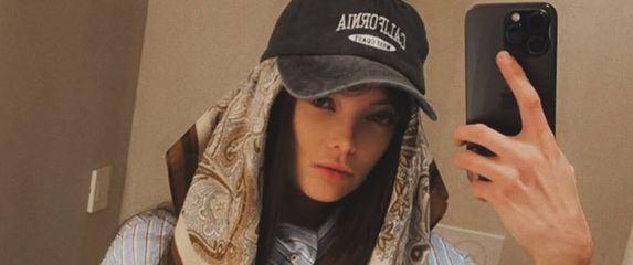 Ella Dvornik na Instagramu