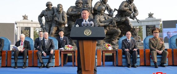 Kim Jong Un otvara spomenik