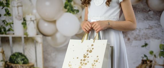 Pretjerujemo li s poklonima za krizme i slične prigode?