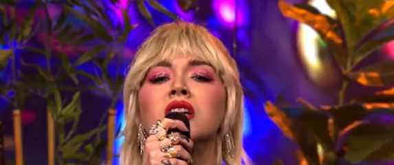 Dora Trogrlić kao Miley Cyrus