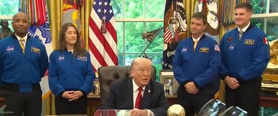 Trump sa astronautima