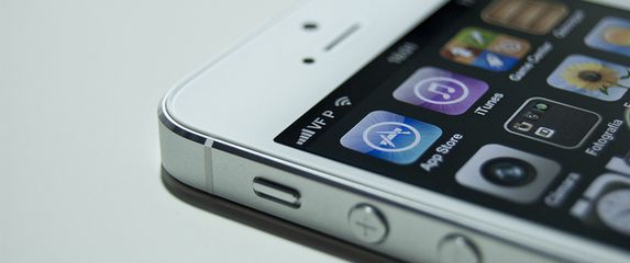 Apple pokrenuo program zamjene baterija za određeni broj neispravnih iPhone 5 uređaja