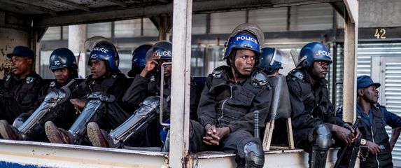 Zimbabveanska policija (Foto: AFP)