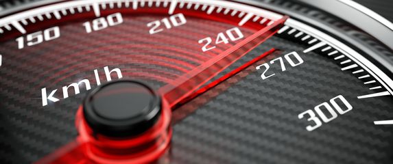 Vožnja 250 kilometara na sat (Ilustracija: Getty)