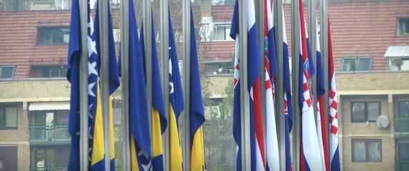 Zastave BiH i Hrvatska