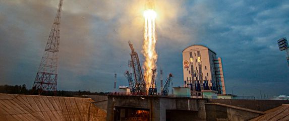 Ruska raketa Sojuz 2.1v i letjelica Luna-25