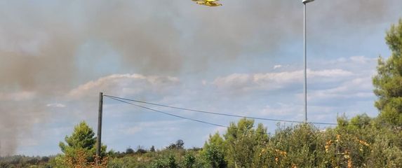 Požar na ulazu u Vodice