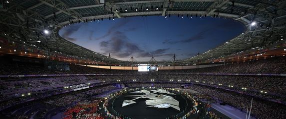 Brojna publika i sportaši na Stade de France