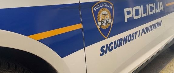 Policijski automobil