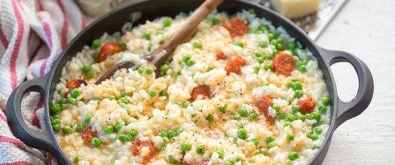 Rižoto od ljute kobasice i graška