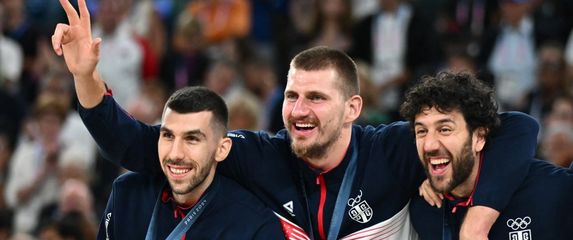 Nikola Jokić na dodjeli medalja