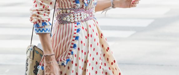 Čim padnu temperature, haljine dugih rukava viđat ćemo na svakom koraku