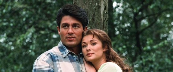 Esmeralda, Leticia Calderon