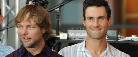 Mickey Madden i Adam Levine