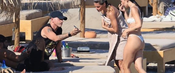 Eros Ramazzotti na odmoru je s dvije bivše žene