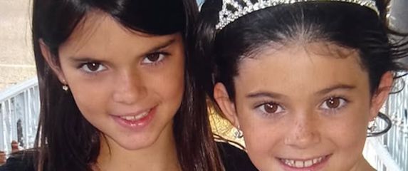 Kendall i Kylie Jenner - 1