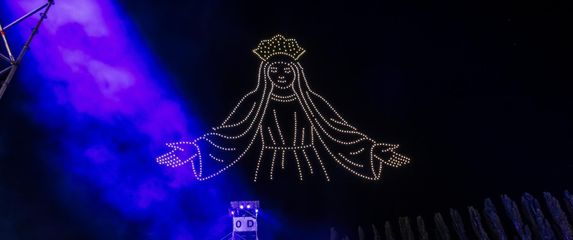 Dron show na koncertu Thompsona u Sinju - 2
