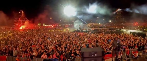 In Magazin: Thompson u Sinju - 4