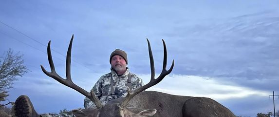 Američki lovac Asher Watkins