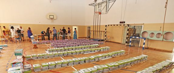 Besplatni udžbenici, ilustracija