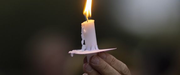 Upaljena svijeća, ilustracija