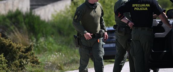 Specijalna policija, ilustracija