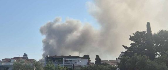 Požar na farmi u Biogradu