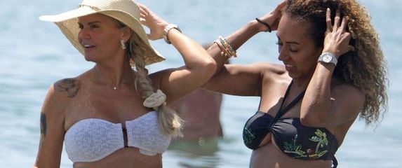 Kerry Katona, Danielle Brown