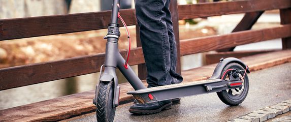 Ilustracija; električni romobil