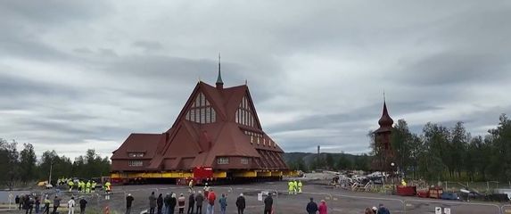 Počela je selidba crkve u Švedskoj! - 5