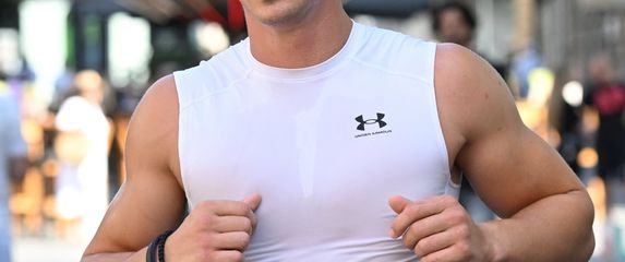 Mišićavi ljepotan sa zagrebačke špice u sportskom street style izdanju