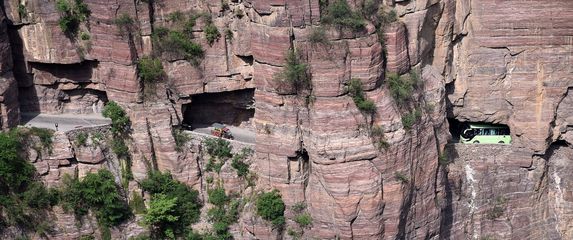 Tunel Guoliang u Kini - 1