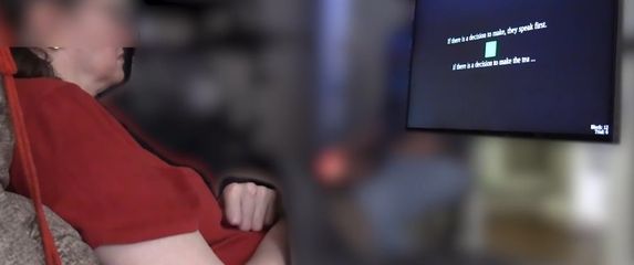 Žena govori pomoću implantata koji pretvara misli u govor