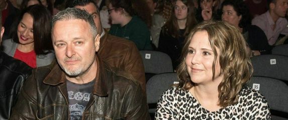 Thompson sa suprugom - 3